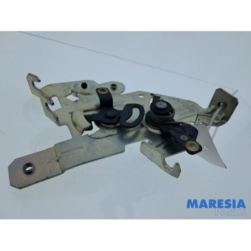 Renault - Trafic - Sliding door lock mechanism, right