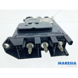 Renault - Trafic - Voltage regulator