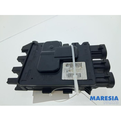 Renault - Trafic - Voltage regulator
