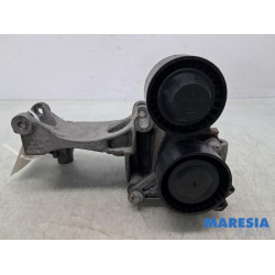 Renault - Trafic - Alternator upper bracket