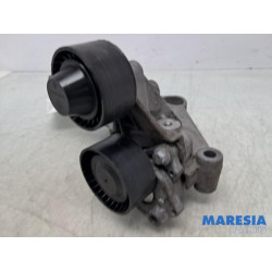 Renault - Trafic - Alternator upper bracket