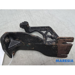 Renault - Trafic - Engine mount