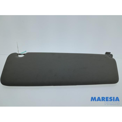 Renault - Trafic - Sonnenblende