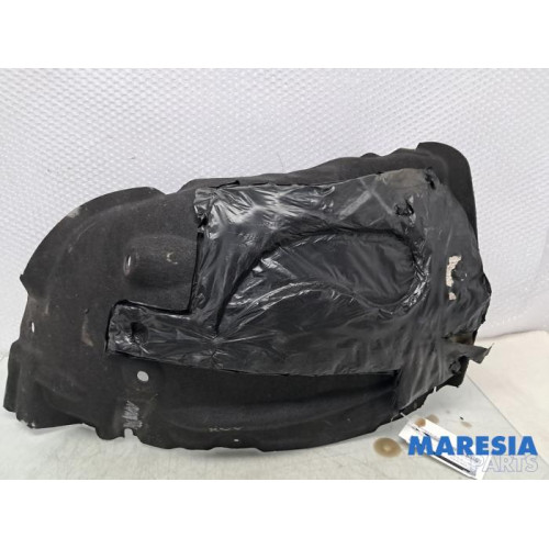 Renault - Scenic - Passage de roue