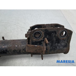 Renault - Scenic - Stoßdämpferstrebe rechts vorne