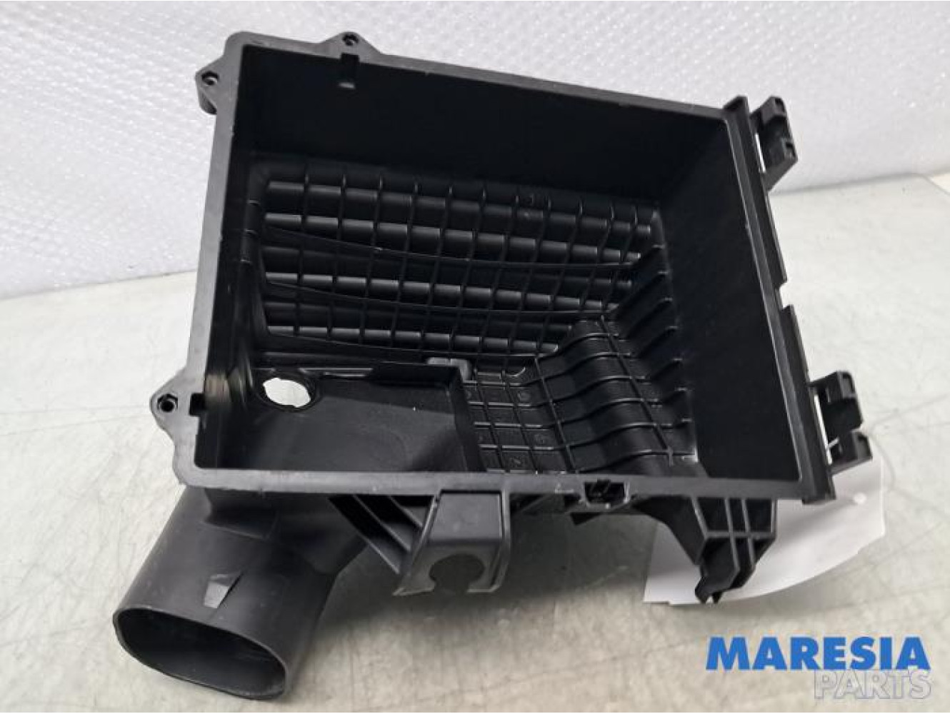 Renault - Trafic - Luchtfilterhuis