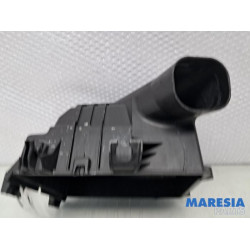 Renault - Trafic - Luchtfilterhuis