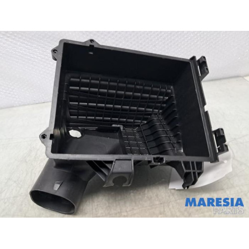 Renault - Trafic - Luchtfilterhuis