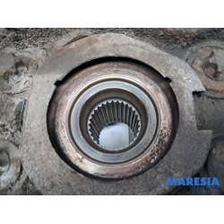 Renault - Trafic - Knuckle, front right