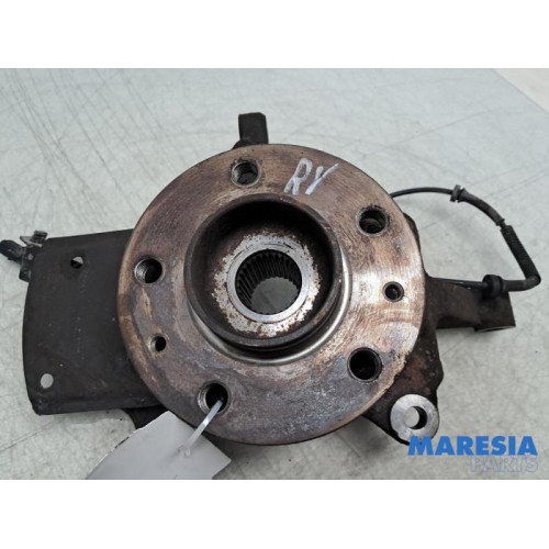 Renault - Trafic - Knuckle, front right