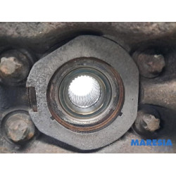 Renault - Trafic - Fusee links-voor