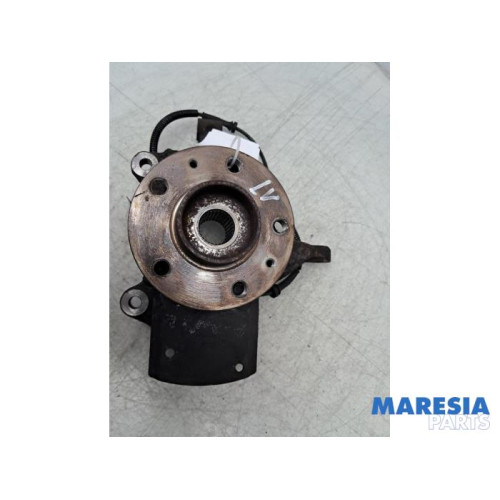 Renault - Trafic - Fusee links-voor