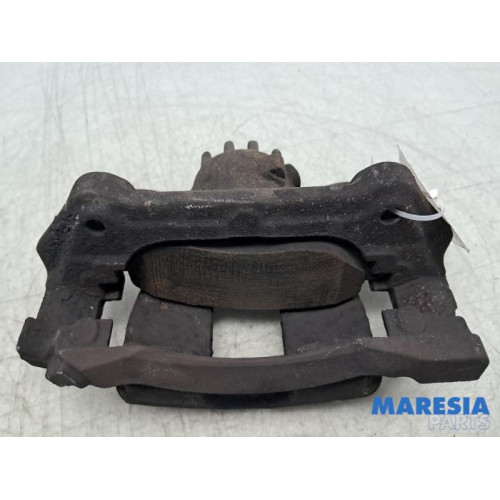 Renault - Trafic - Front brake calliper, right