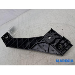 Renault - Trafic - Front part support