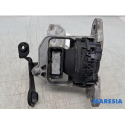 Renault - Trafic - Engine mount