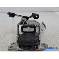 Renault - Trafic - Engine mount