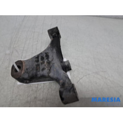 Renault - Trafic - Engine mount