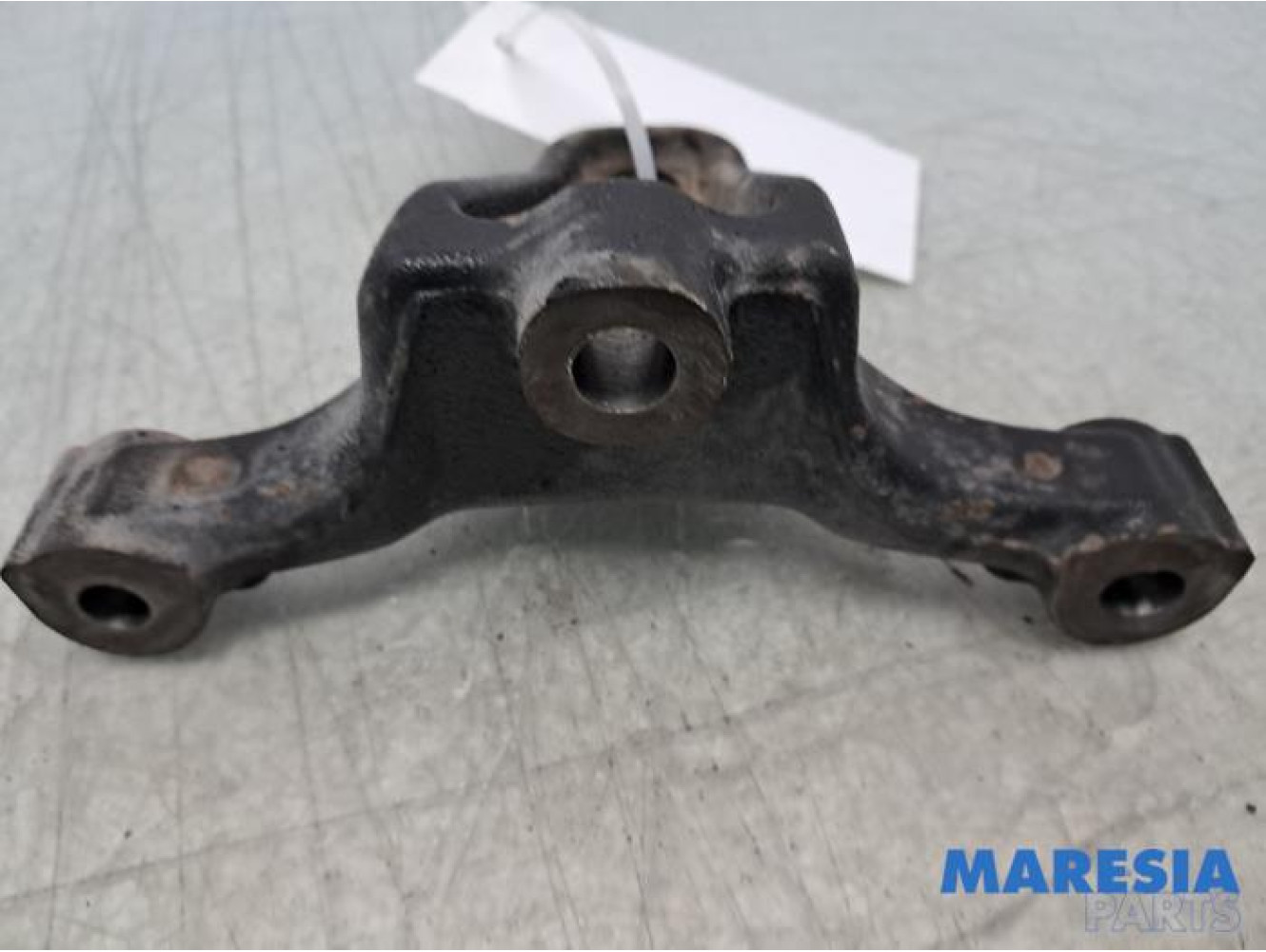 Renault - Trafic - Engine mount