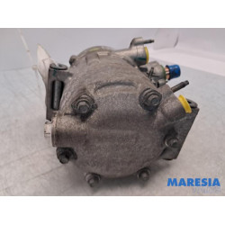 Opel - Vivaro - Air conditioning pump