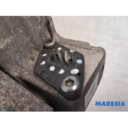 Opel - Vivaro - Air conditioning pump