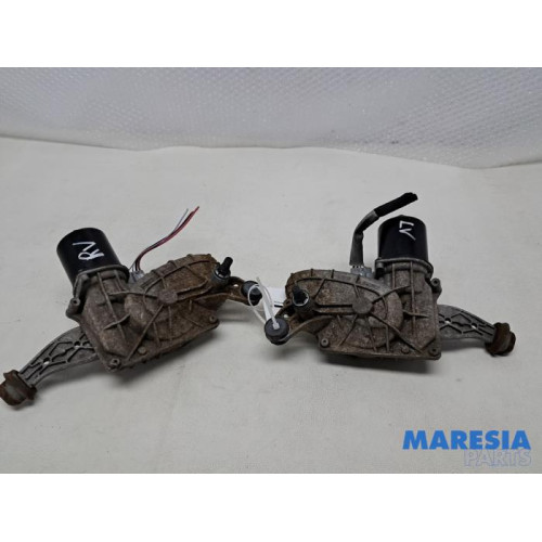 Renault - Scenic - Scheibenwischermotor vorne