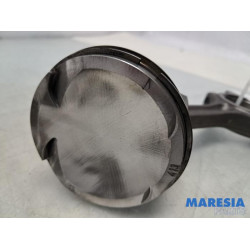 Renault - Clio - Connecting rod