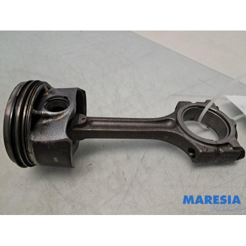 Renault - Clio - Connecting rod