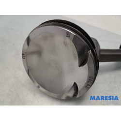 Renault - Clio - Connecting rod