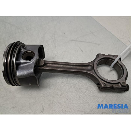 Renault - Clio - Connecting rod