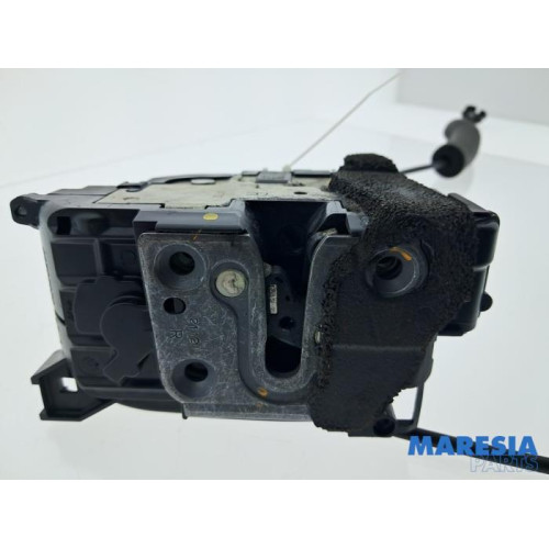 Renault - Scenic - Front door lock mechanism 4-door, right