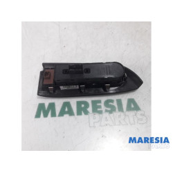 Fiat - 500X - Multi-functional window switch