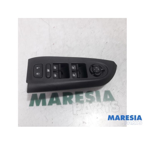 Fiat - 500X - Multi-functional window switch