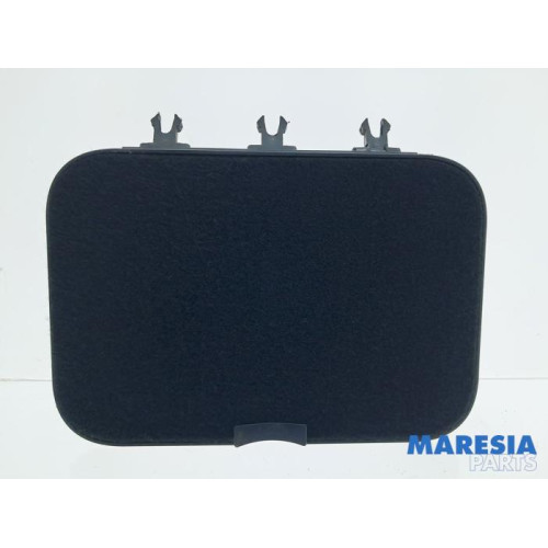 Renault - Scenic - Storage compartment