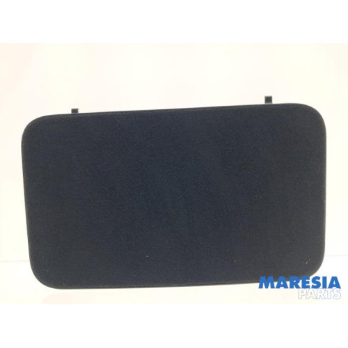 Renault - Scenic - Storage compartment