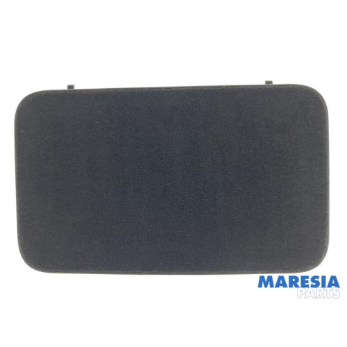 Renault - Scenic - Storage compartment