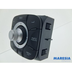 Renault - Scenic - Panneau de commandes navigation