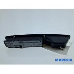 Renault - Scenic - Multi-functional window switch