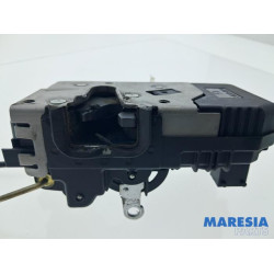 Renault - Trafic - Minibus/van rear door lock mechanism