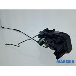 Renault - Trafic - Minibus/van rear door lock mechanism