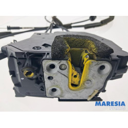 Renault - Trafic - Sliding door lock mechanism, right