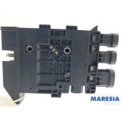 Renault - Trafic - Voltage regulator