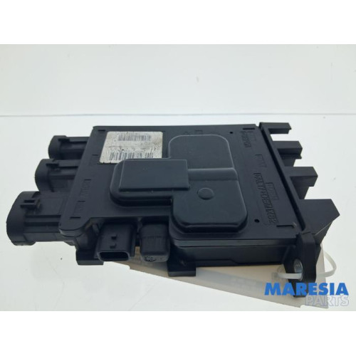 Renault - Trafic - Voltage regulator