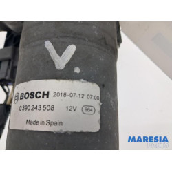 Renault - Trafic - Front wiper motor