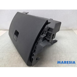 Renault - Trafic - Glovebox