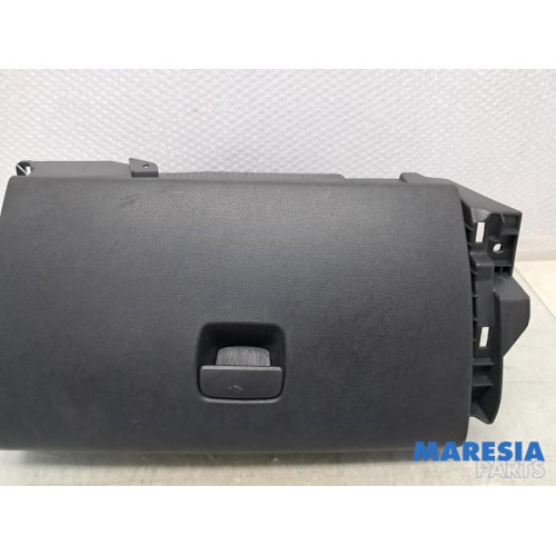 Renault - Trafic - Glovebox