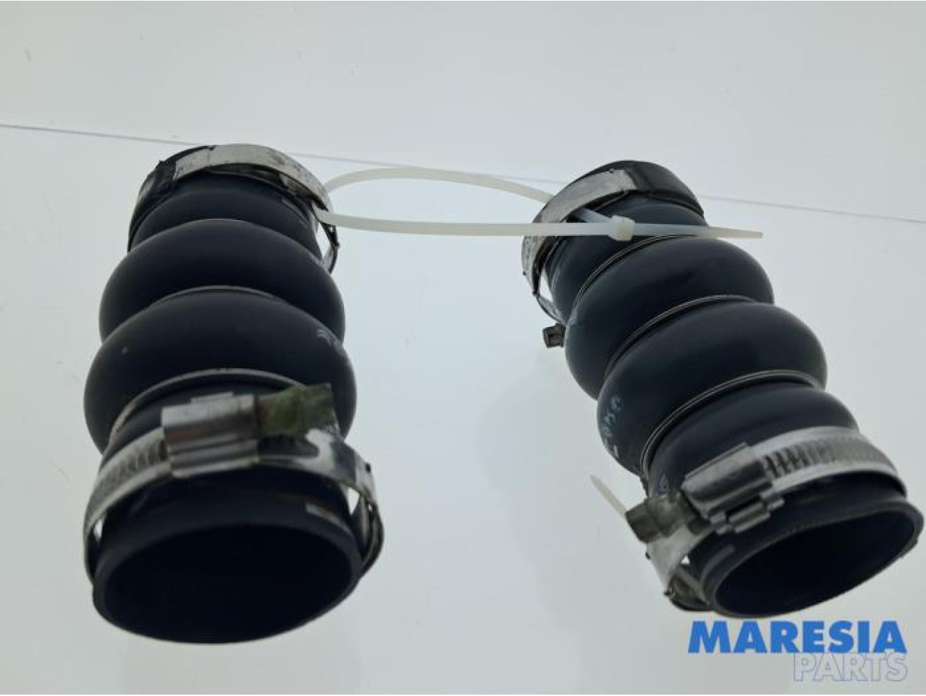 Peugeot - 2008 - Intercooler hose