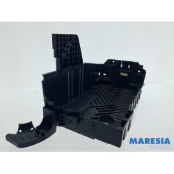 Peugeot - 2008 - Battery box