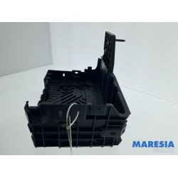 Peugeot - 2008 - Battery box