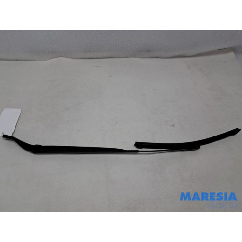 Peugeot - 2008 - Ruitenwisserarm voor