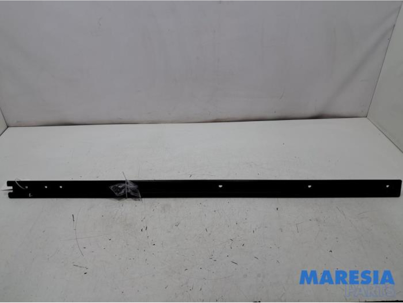 Opel - Vivaro - Seat rails, centre